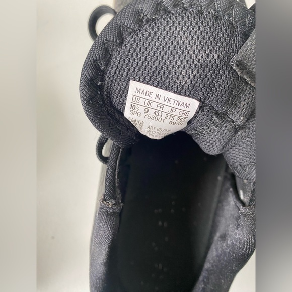 Adidas black shoes - Picture 8 of 8